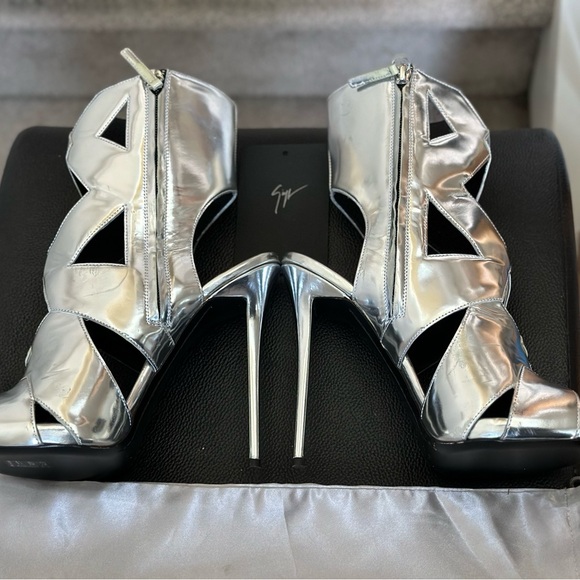 NEW Womens Silver Giuseppe Zanotti Spike Heel - Picture 5 of 14